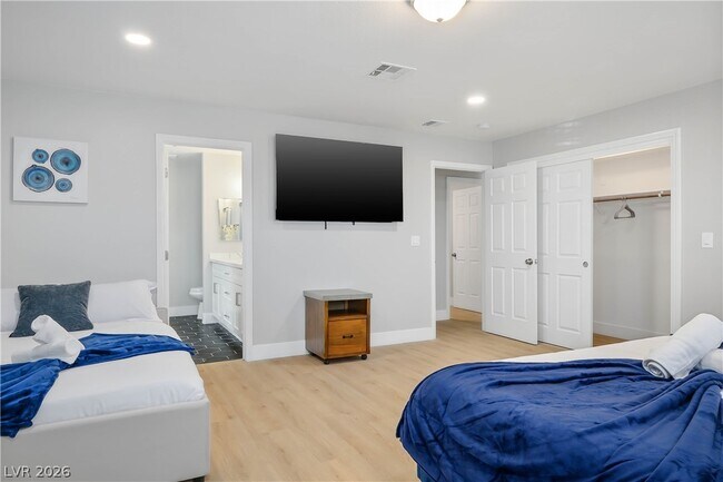 Photo - 6990 W Richmar Ave