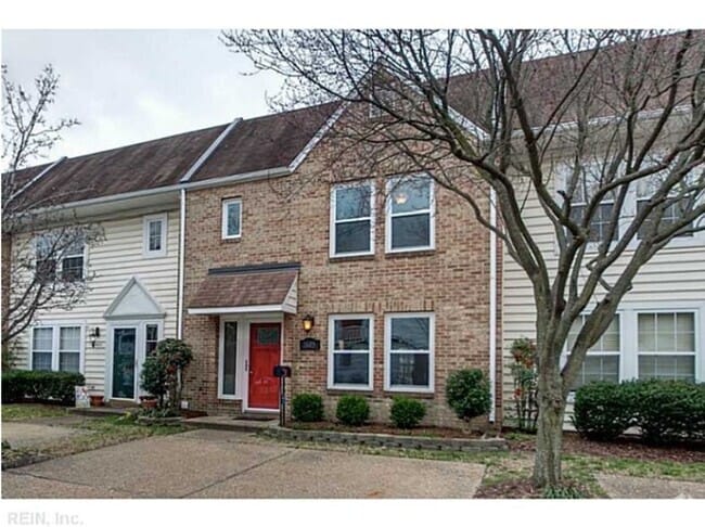Building Photo - 3 Bed 2.5 Bath Townhouse for rent in Norfo...