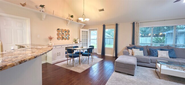 Photo - 16419 Red Crest Dr