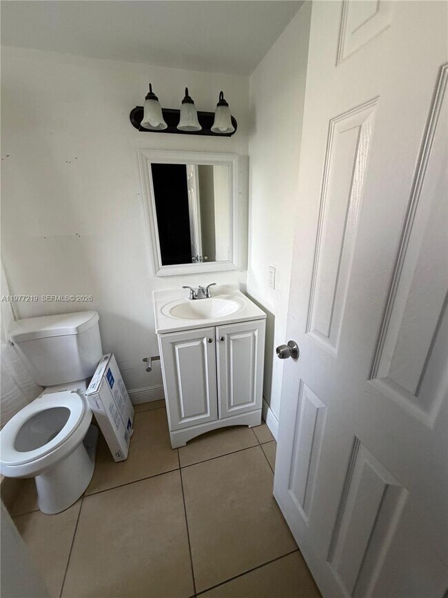 Photo - 1735 W 60th St Unit M201