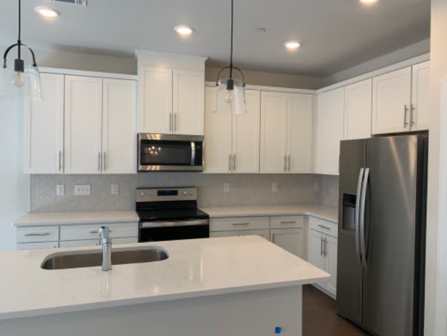 Photo - 204 Douglas Bend Rd