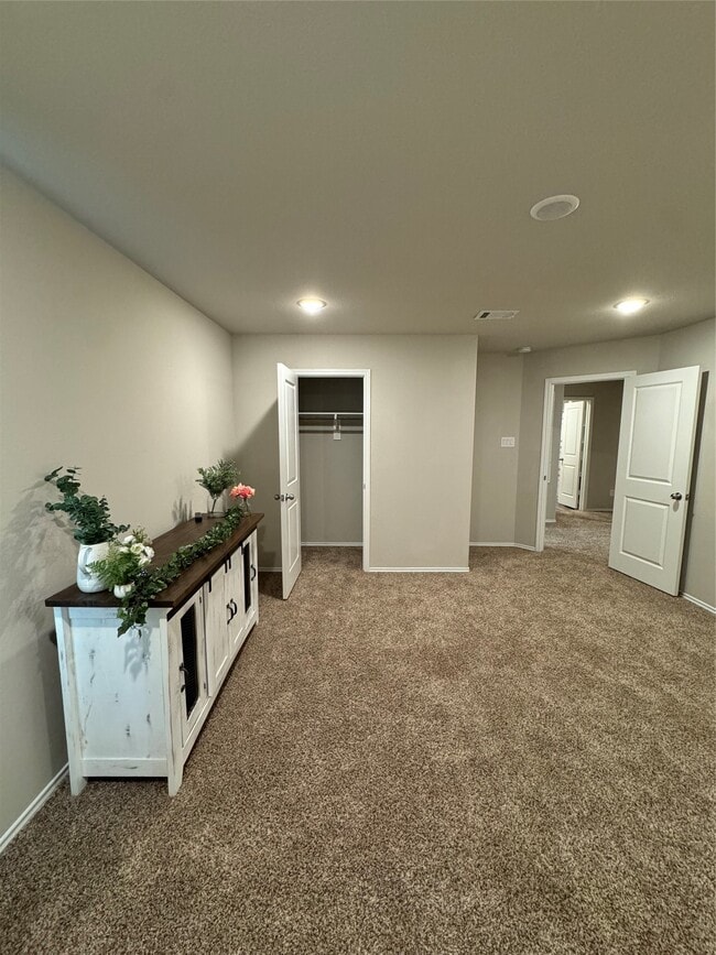 Building Photo - 710 Crystal River