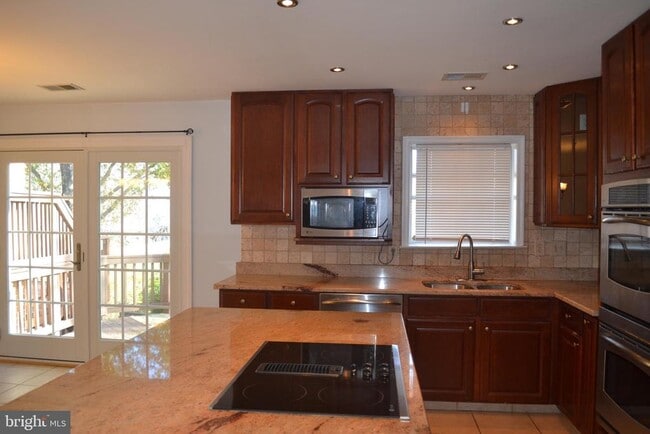 Photo - 3947 Valley Ridge Dr