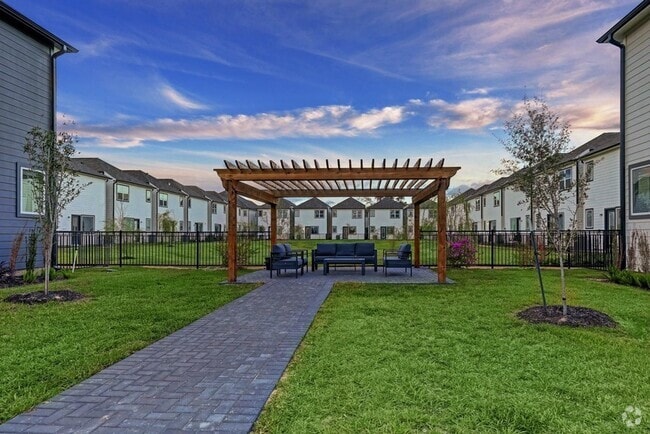 Building Photo - 5910 Haring Ln Rental