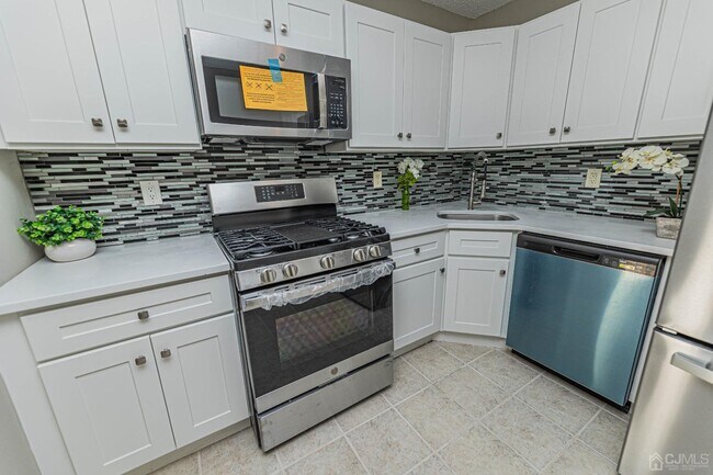 142 Darwin Ln