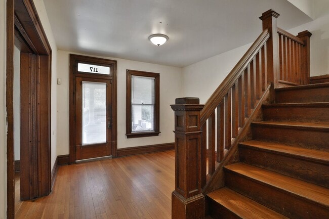 Photo - BIG HOUSE on E. LANE Ideal for Students, F...