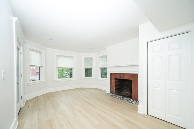 Building Photo - Elmgrove Ave Unit 124 - 2L