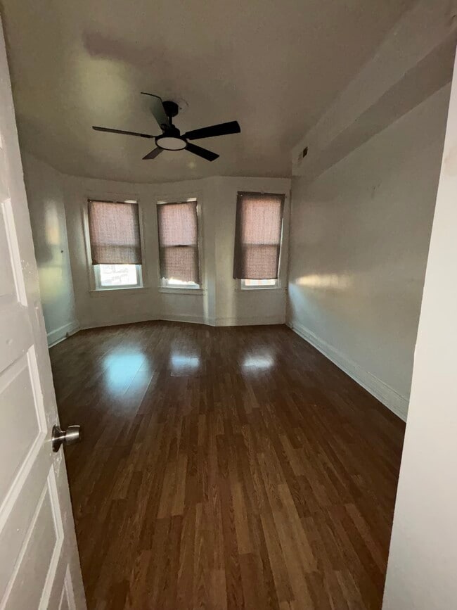 Photo - 292X Parkwood Ave Unit 3