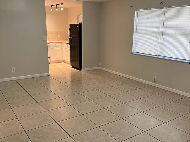 Photo - 552 Holly Dr