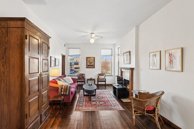 Photo - 4057 N Damen Ave Unit 2