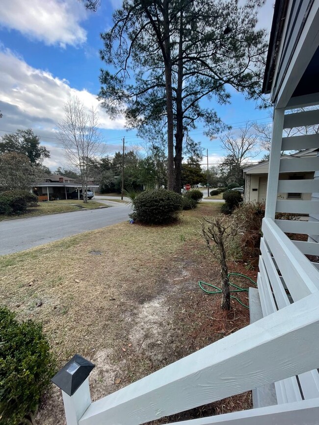 Photo - 2 Bed / 2 Bath with office space Home for Rent – Renovated Kitchen & Fenced Backyard