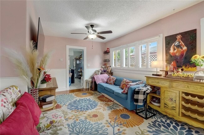 Photo - 817 E Palmyra Ave