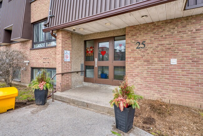 Photo - Briceland Apartments