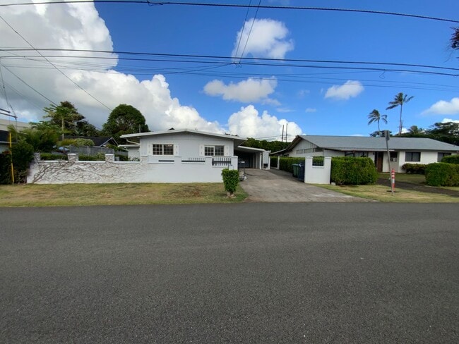 Building Photo - T1217ach Unit MAIN HOUSE