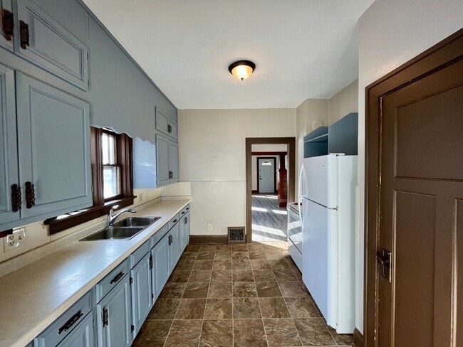 Photo - 619 Werle Ave Unidad Lower