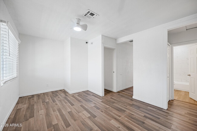 Photo - 22 E Riverside St