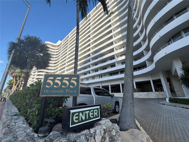 Building Photo - 5555 Collins Ave Unit 12S