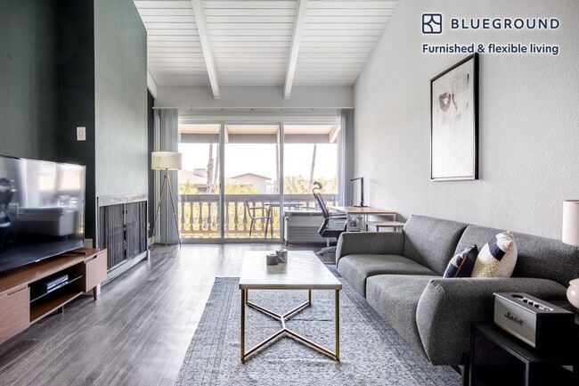 Building Photo - 6510 Green Valley Cir Rental