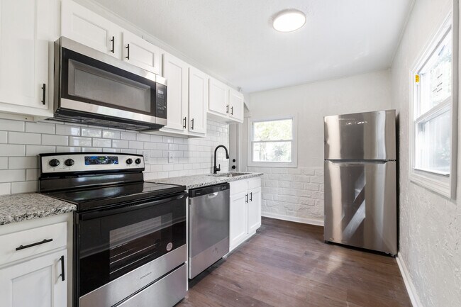 Photo - 2778 Grasmere Ave