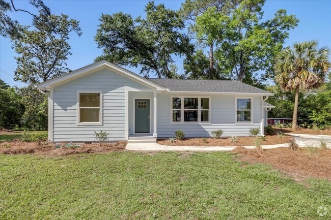 Building Photo - 1602 Carruthers St Rental