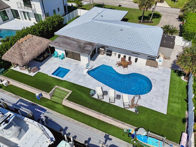 12 Leeward Cir