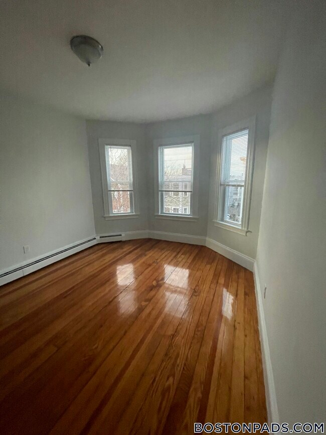 Photo - 15 Romsey St Unit 3