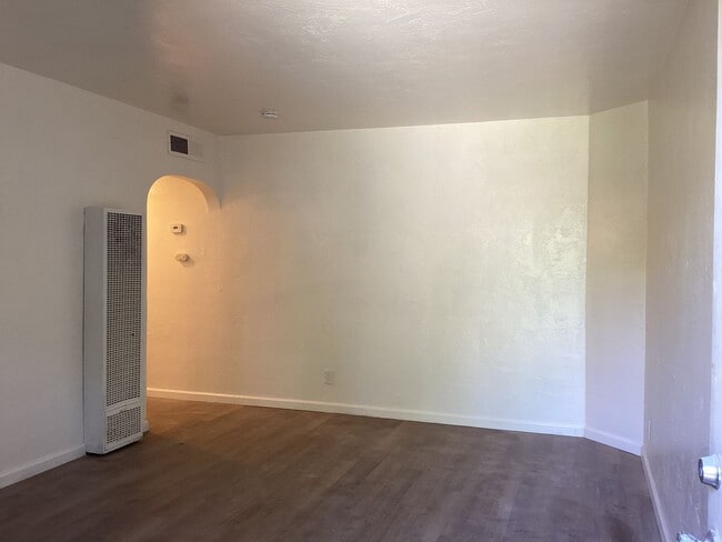 Photo - 3452 - 3458 E. Clinton Ave Fresno Unidad 3456