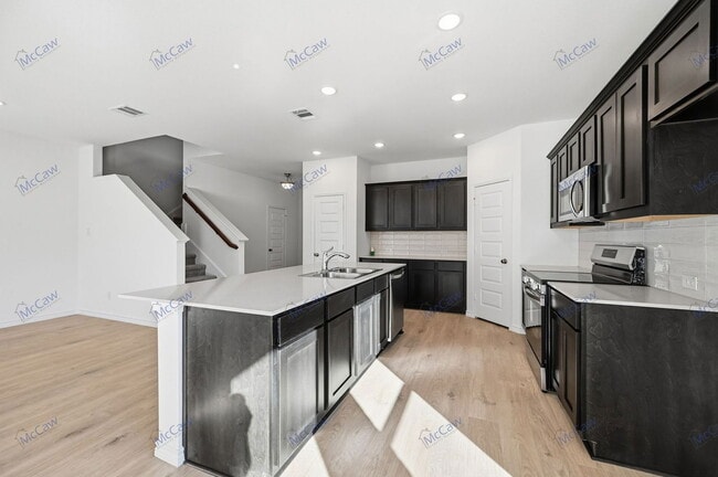 Photo - 402 Wrangler Ln