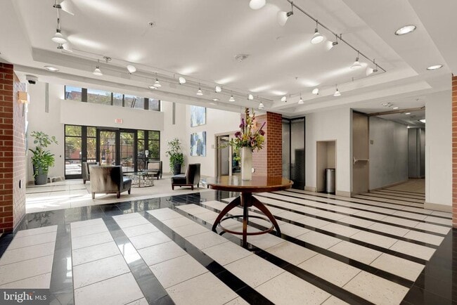 Photo - 1021 N Garfield St Unit 148