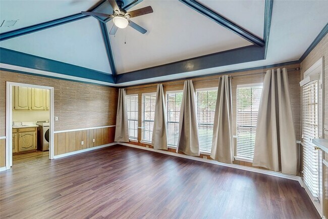 Photo - 7504 Summitview Dr