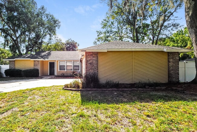 Building Photo - 6173 Island Forest Dr Rental
