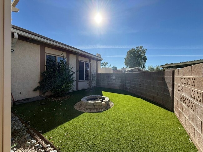 Photo - 2130 W Camino St