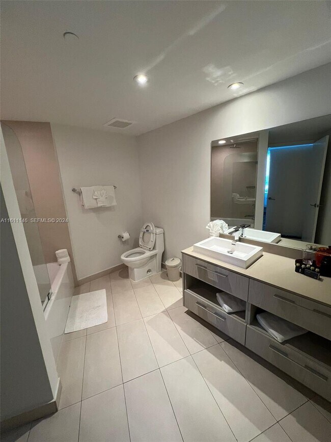 Building Photo - 4111 S Ocean Dr Unit 2004