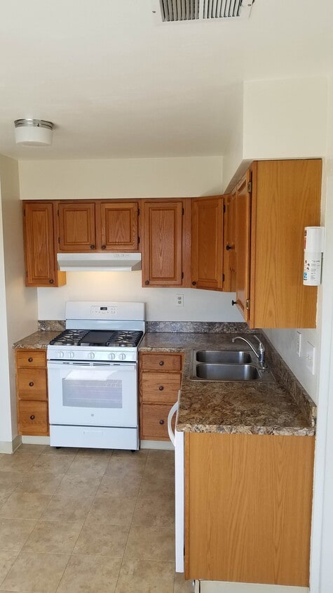 Kitchen - 107 Braden Ct (West View, PA)