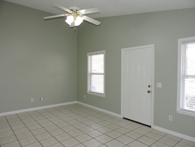 Photo - 5931 Pinetree Ave