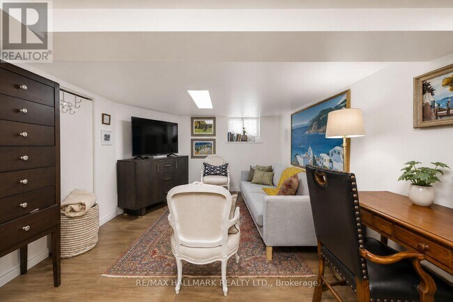 Photo - 43 Stanhope Ave