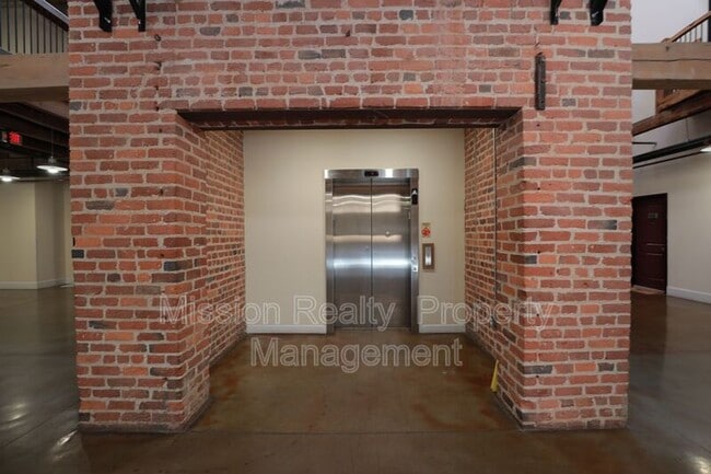 Photo - 815 Porter St Unit 102