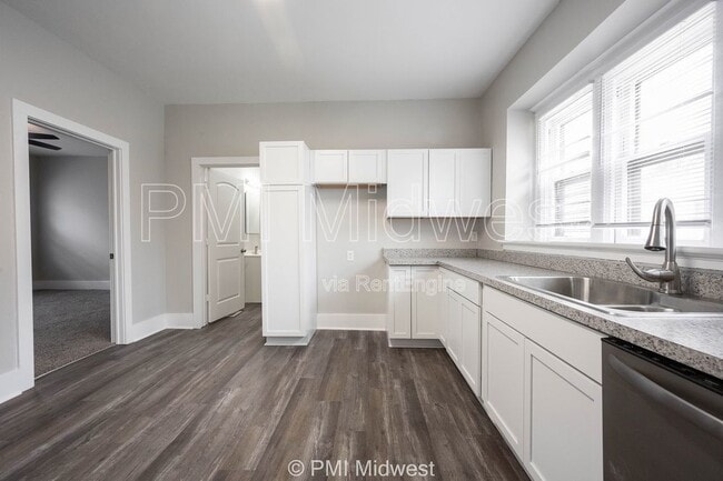 538 W 29th St