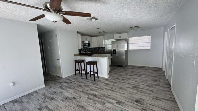 Photo - 545 Oak Dr