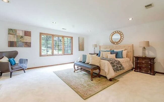 Photo - 2225 Summit Dr