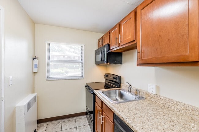 2HAB, 1BA - 800 ft² - Cocina - Cloverleaf Towers