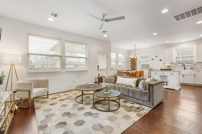 Photo - 5309 Daimler Dr