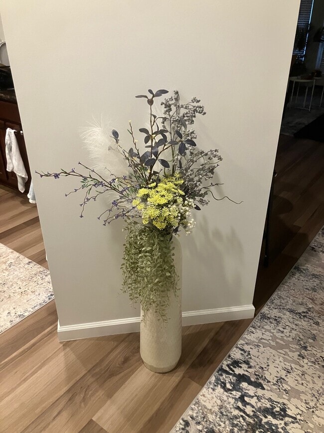 Photo - 5470 Nottinghamshire Ln Unit La Maison