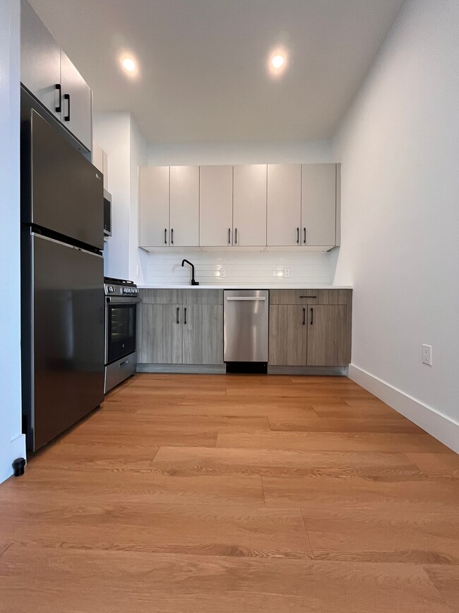 Photo - 546 Martin Luther King Jr Dr Unit 408