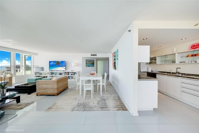 Photo - 400 South Pointe Dr Unidad 1104