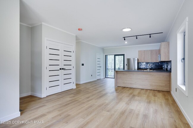 Photo - 1540 Lake Ln