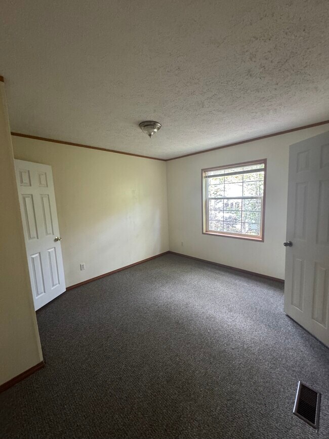 Photo - 625 Gunters Hill Rd Unidad B