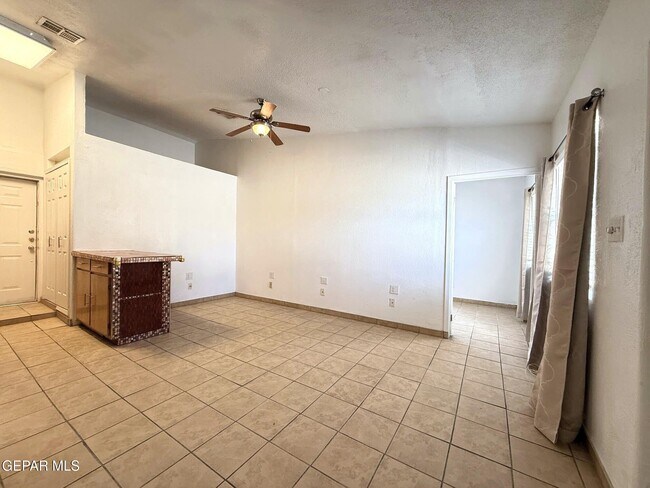 Photo - 9001 Comet St