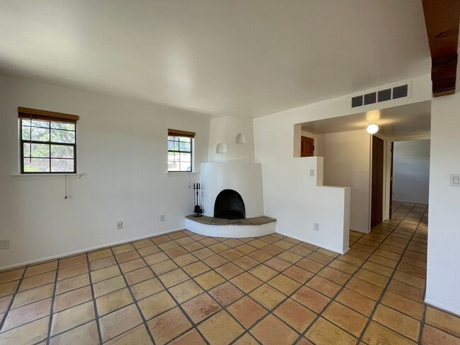 Building Photo - 1875 Calle Quedo Unit B