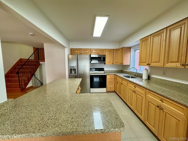 Photo - 225-22 59th Ave